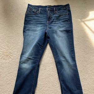 EUC Buckle Black Curvy Mid-Rise Straight Stretch Jean